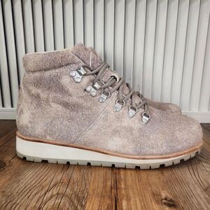 Merrell Wilderness LT Hiking Boots J001516 Womens Size 9 Beige Trekking Outdoors